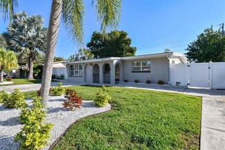 5535 Bay St NE, Saint Petersburg, FL 33703