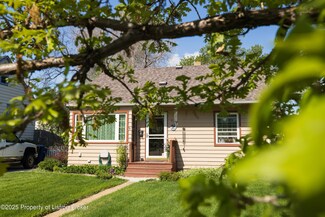 827 2nd Ave W, Dickinson, ND 58601