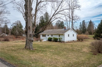 9 Dykeman St, Pawling, NY 12564