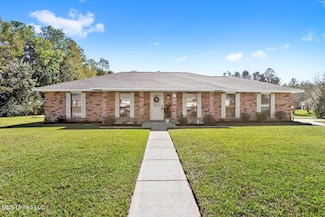 4 Heatherwood Dr, Gulfport, MS 39503