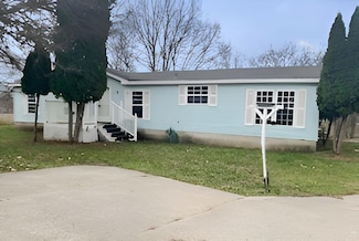 6220 Riverside Dr, Saranac, MI 48881