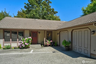 17512 32nd Ave NE, Lake Forest Park, WA 98155