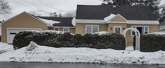 15 8th St, Yorkville, NY 13495