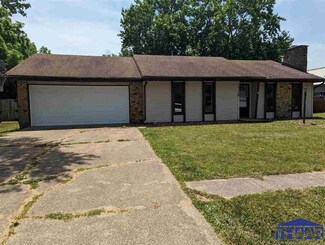 2329 E Glenview Dr, Terre Haute, IN 47802