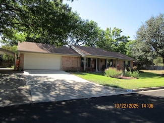 7100 Canterbury Dr, Waco, TX 76712