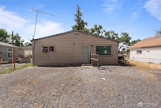 358 Ephrata Ave NW, Soap Lake, WA 98851