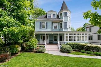 305 N Mountain Ave, Montclair, NJ 07043