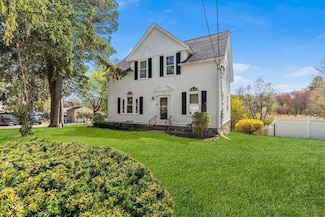 8 Tyler St, Methuen, MA 01844