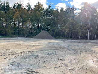 24 Stacey Ln, Chester, NH 03036