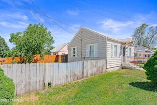 1311 W Mead Ave, Yakima, WA 98902