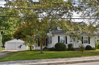 504 NE 3rd St, Washington, IN 47501