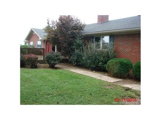 5712 Robison Rd, Nabb, IN 47147