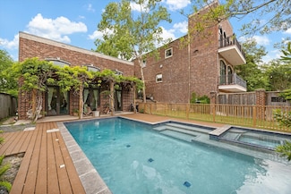 641 E 12th 1/2 St, Houston, TX 77008