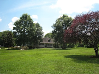 1228 Sam Johnson Rd, Columbia, TN 38401