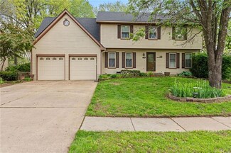 119 Willow Dr, Lansing, KS 66043