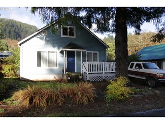 10884 E Mapleton Rd, Mapleton, OR 97453