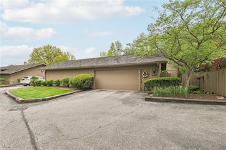 472-3 Overlook Dr, Aurora, OH 44202