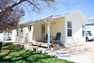 70 Cottonwood Ln, Hurricane, UT 84737