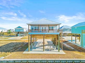4020 Ceylon St, Bay St. Louis, MS 39520