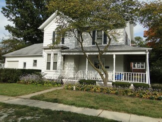403 E 2nd St, Gilman, IL 60938