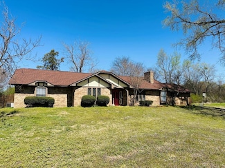 407 County Road 1520, Mount Pleasant, TX 75455