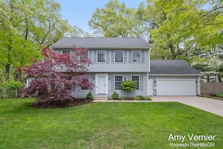 253 W Lancaster Dr, Muskegon, MI 49445