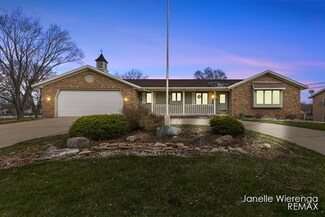 1101 Chippewa St, Jenison, MI 49428