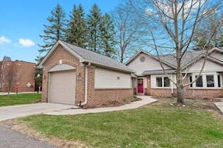 21304 Juniper Ct Unit 69, Farmington Hills, MI 48336
