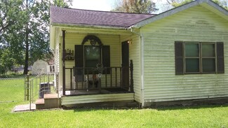 511 W Houston St, Highlands, TX 77562