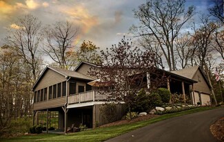 98 Conference Point Rd, Williams Bay, WI 53191