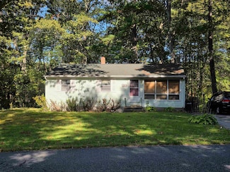 8 Paul Ave, Derry, NH 03038