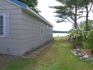 68 Main St, Shapleigh, ME 04076
