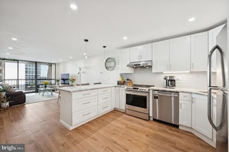 233 S 6th St Unit 904E, Philadelphia, PA 19106