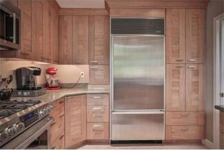 7 Wainwright Rd Unit 60, Winchester, MA 01890