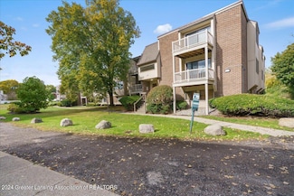 523 Bainbridge Dr Unit 48, East Lansing, MI 48823