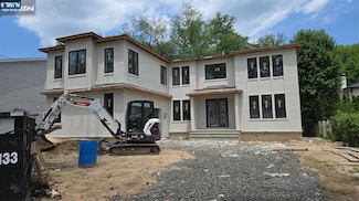187 Crest Dr, Paramus, NJ 07652
