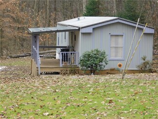 123 White Dr, Freeport, PA 16229