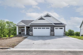 509 Golfview Ave, Zumbrota, MN 55992