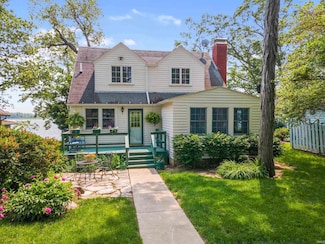 1329 E Northshore Dr, Syracuse, IN 46567