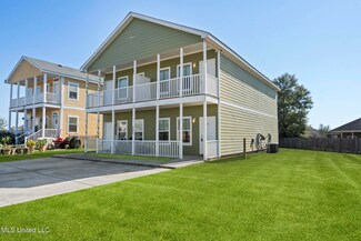 2300 Gladiolus St, Ocean Springs, MS 39564