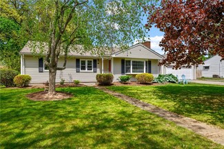 16 Owen Dr, Cumberland, RI 02864