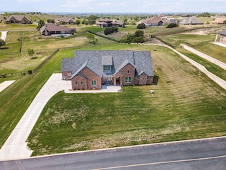 166 Pinnacle Peak Ln, Weatherford, TX 76087
