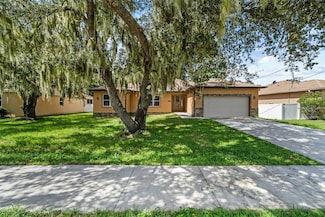 9915 Prevatt St, Gibsonton, FL 33534