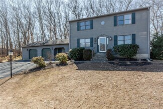 4 Robert Cir, Johnston, RI 02919