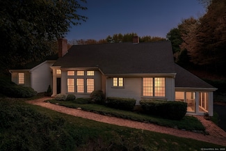 35 Poverty Hollow Rd, Newtown, CT 06470