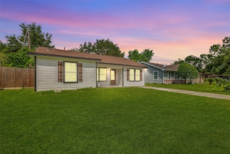 2032 Vince St, Pasadena, TX 77502