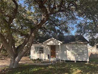 406 W Pundt Ave, Orange Grove, TX 78372