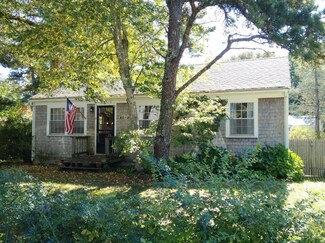 15 Bayberry Rd, Harwich Port, MA 02646