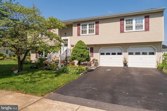 32 Devonshire Dr, Reading, PA 19610