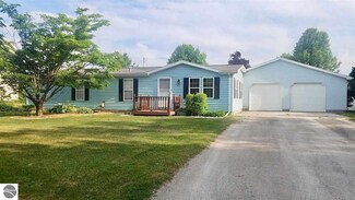 612 Cherry St, Standish, MI 48658